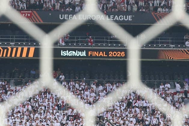 20.05.2026, xrekx, Fussball Europa League Finale 2026, SC Freiburg - Aston Villa v.l. SC Freiburg Fans ,Stimmung, Schals, Ultras, Zuschauer, Besucher, Choreo, Choreografie, atmosphere, scarves, spectators, visitors Symbolfoto, Symbolbild, Symbol Stadion, symbolic photo, symbolic image, symbolic stadium (DFL DFB REGULATIONS PROHIBIT ANY USE OF PHOTOGRAPHS as IMAGE SEQUENCES and or QUASI-VIDEO) Istanbul