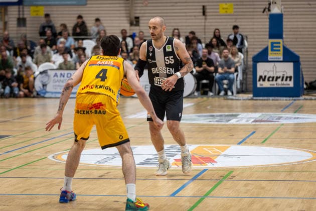 Gian Bahattin Aydinoglu (Bozic Estriche Knights Kirchheim, 04) Simon Krajcovic (Giessen 46ers, 55) GER, Bozic Estriche Knights Kirchheim vs. Giessen 46ers, BARMER 2. Basketball Bundesliga, Playoffs Halbfinale Spiel 1, Saison 2025 2026, 20.05.2026 GER, Bozic Estriche Knights Kirchheim vs. Giessen 46ers, BARMER 2. Basketball Bundesliga, Playoffs Halbfinale Spiel 1, Saison 2025 2026, 20.05.2026 Goeppingen Copyright: xEibner-Pressefoto NinaxSanderx EP_NSR