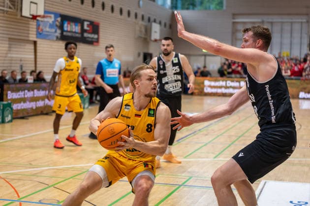 Lucas Mayer (Bozic Estriche Knights Kirchheim, 08) Jonathan Maier (Giessen 46ers, 13) GER, Bozic Estriche Knights Kirchheim vs. Giessen 46ers, BARMER 2. Basketball Bundesliga, Playoffs Halbfinale Spiel 1, Saison 2025 2026, 20.05.2026 GER, Bozic Estriche Knights Kirchheim vs. Giessen 46ers, BARMER 2. Basketball Bundesliga, Playoffs Halbfinale Spiel 1, Saison 2025 2026, 20.05.2026 Goeppingen Copyright: xEibner-Pressefoto NinaxSanderx EP_NSR
