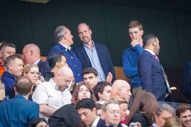 Türkei: Fussball UEFA Europa League 2025 - 2026, Finale in Istanbul - SC Freiburg vs Aston Villa - Tüpras Stadyumu (Istanbul): Prinz William, Prince William, britisches Königshaus, Royal Family, VIP-Tribüne, Aston Villa, Fußballprominenz, UEFA Europa League, Tüpras Stadyumu, prominente Zuschauer, Royals, Großbritannien, Medieninteresse, internationale Aufmerksamkeit, Stadionbesuch, Fußballabend, Sportevent, Society, Prominenz, TV-Bilder, Liveevent, internationale Sportberichterstattung, Türkei aktuell Copyright: xJOERANxSTEINSIEKx