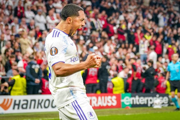 Türkei: Fussball UEFA Europa League 2025 - 2026, Finale in Istanbul - SC Freiburg vs Aston Villa - Tüpras Stadyumu (Istanbul): Tor und Torjubel zum 1:0 durch Youri Tielemans (Aston Villa, 8) Freude, Emotionen, Jubel, Geste, Gestik, Emotion, Mimik, Gesichtsausdruck, Emotion Copyright: xJOERANxSTEINSIEKx