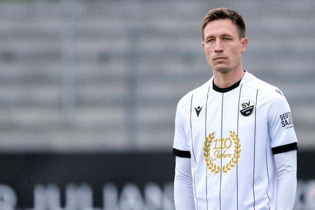 Kevin Stotz (Trainer, Cheftrainer, SVS), Einzelbild, Einzelfoto, Aktion, Action, im Sondertrikot 110 Jahre SV Sandhausen (SVS), 20.05.2026, Sandhausen (Deutschland), Fussball, Jubiläumsspiel, SV Sandhausen - Eintracht Frankfurt