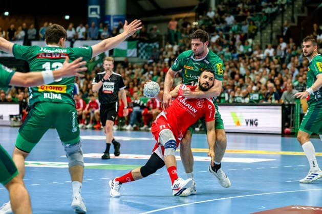 Mohamed Amine Darmoul (MT Melsungen, 71) am Ball, gehalten von Marko Mamic (SC DHfK Leipzig, 14), Zweikampf, Duell, Kampf , SC DHfK Leipzig vs MT Melsungen, Handball, 1. Bundesliga, 32. Spieltag, Saison 2025 2026, 21.05.2026, SC DHfK Leipzig vs MT Meslungen, Handball, 1. Bundesliga, 32. Spieltag, Saison 2025 2026, 21.05.2026 Leipzig Copyright: xEibner-Pressefoto LauraxRoemerx EP_LRR