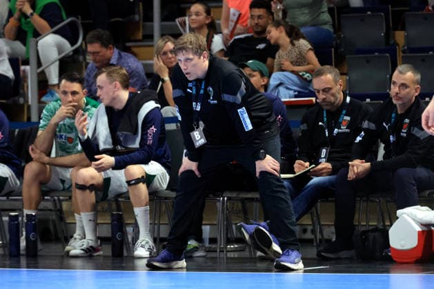DEU, DHB, 1.HBL, Fuechse Berlin vs. Hannover Burgdorf, 21.05.2026, Max-Schmeling-Halle, Berlin, DEU, DHB, 1.HBL, Fuechse Berlin vs. Hannover Burgdorf, im Bild Cheftrainer Nicolej Krickau (Fuechse Berlin), Fuechse-Spielerbank