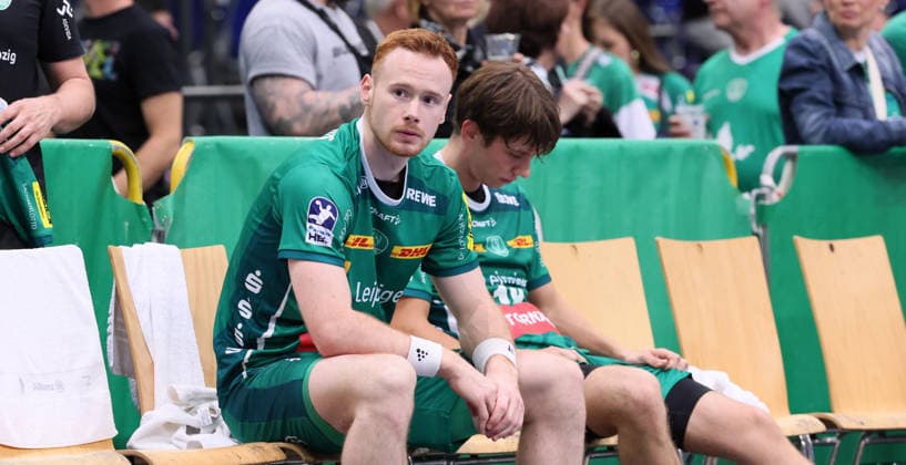 Leipzig, 21.05.2026, Arena Leipzig, Handball, Bundesliga, 32.Spieltag , SC DHfK Leipzig vs. MT Melsungen 27:33 (12:13), Im Bild; Enttäuschung bei Leipzig.Tomas Piroch (7, Leipzig), Staffan Peter (18, Leipzig). , Nur zur redaktionellen Nutzung. Only editorial use. , DHB HBL regulations prohibit any use of photographs as image sequences and or quasi-video. ,