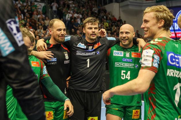 21.05.2026, xgox, Handball - Daikin HBL SC Magdeburg - SG Flensburg-Handewitt emspor, v.l. Tim Zechel (Magdeburg, 9), Sergey Hernandez Ferrer (Magdeburg, 1), Oscar Bergendahl (Magdeburg, 54) Jubel ueber den Sieg, Jubel nach Spielende, Jubel zur deutschen Meisterschaft Magdeburg