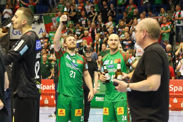 21.05.2026, xgox, Handball - Daikin HBL SC Magdeburg - SG Flensburg-Handewitt emspor, v.l. Albin Lagergren (Magdeburg, 21), Christian O Sullivan (Magdeburg, 24), Jubel ueber den Sieg, Jubel nach Spielende, Jubel zur deutschen Meisterschaft, Magdeburg