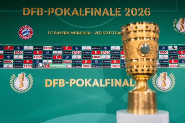 Pressekonferenz, Pokal, Themenfoto, Themenbild, Symbolfoto, Symbolbild,Stockfoto, GER, Abschlusstraining und Pressekonferenz am Vortag des DFB-Pokalfinale, FC Bayern Muenchen vs. VfB Stuttgart, Fussball, Herren, DFB-Pokal, Finale, Spielzeit 2025 2026, 22.05.2026 DFL REGULATIONS PROHIBIT ANY USE OF PHOTOGRAPHS AS IMAGE SEQUENCES AND OR QUASI-VIDEO GER, Abschlusstraining und Pressekonferenz am Vortag des DFB-Pokalfinale, FC Bayern Muenchen vs. VfB Stuttgart, Fussball, Herren, DFB-Pokal, Finale, Spielzeit 2025 2026, 22.05.2026 Berlin Copyright: xEibner-Pressefoto MaxxVincenx EP_MVN