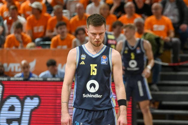 Martin Hermannsson (ALBA Berlin, 15) nachdenklich RASTA Vechta vs. ALBA Berlin, easyCredit Basketball Bundesliga, Play-Off, Saison 2025 2026, 22.05.2026, RASTA Vechta vs. ALBA Berlin, easyCredit Basketball Bundesliga, Play-Off, Saison 2025 2026, 22.05.2026 Vechta Copyright: xEibner-Pressefoto RobertxGertzenx EP_RGN