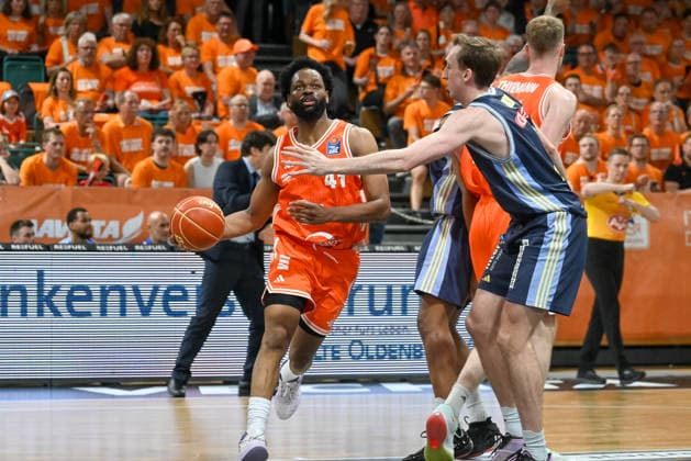Lloyd Pandi (RASTA Vechta, 41) am Ball RASTA Vechta vs. ALBA Berlin, easyCredit Basketball Bundesliga, Play-Off, Saison 2025 2026, 22.05.2026, RASTA Vechta vs. ALBA Berlin, easyCredit Basketball Bundesliga, Play-Off, Saison 2025 2026, 22.05.2026 Vechta Copyright: xEibner-Pressefoto RobertxGertzenx EP_RGN