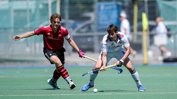 v.li.: Emil Ross (Frankfurt, 6), Hugo von Montgelas (MHC, 8), Zweikampf, Spielszene, Duell, duel, tackle, tackling, Dynamik, Action, Aktion, 23.05.2026, Mannheim (Deutschland), Hockey, Bundesliga, Play-down, Herren, Mannheimer HC - SC Frankfurt 1880