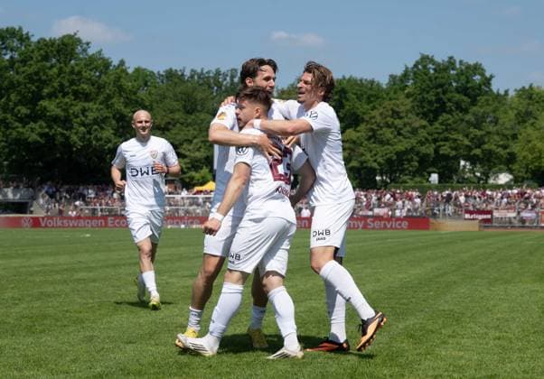 Fußball, Herren, Saison 2025 2026, Finale COSY-WASCH Landespokal Berlin, VSG Altglienicke - BFC Dynamo, v. l. Leandro Putaro (BFC Dynamo), Ivan Knezevic (BFC Dynamo), Robert Bozenik (Slowakei), Jubel nach Tor zum 0:1, 23.05. 2026, Copyright: xMatthiasxKochx