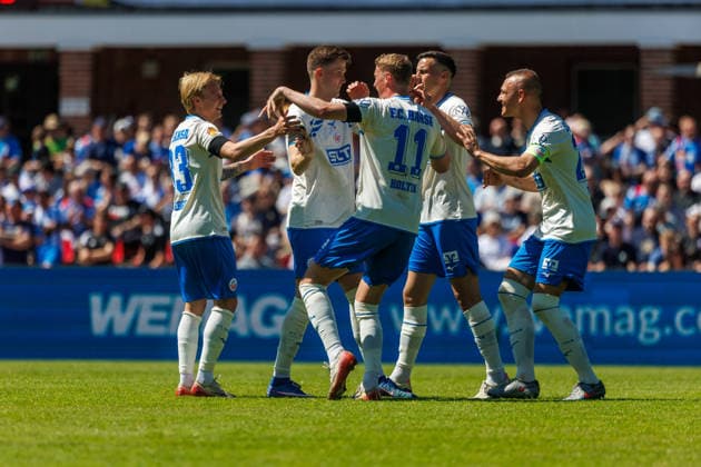 Torjubel 1:0 v.l. Viktor Bergh (Rostock) , Torschütze Lukas Kunze (Rostock) , Emil Frost Holten (Rostock) , Kenan Fatkic (Rostock) und Franz Pfanne (Rostock) ; GER, FC Hansa Rostock vs. SV Pastow, Fußball, Männer, Lübzer Pils Landespokal, Finale, Spielzeit 2025 2026, 23.05.2026 Greifswald Volksstadion Mecklenburg - Vorpommern Deutschland