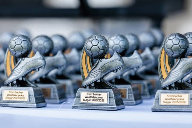 Symbolbild, Siegerpokale zur Uebergabe im Krombacher Westfalenpokal GER, SC Verl vs. SF Lotte, Fussball, Westfalenpokal, Finale, Spielzeit 2025 2026, 23.05.2026 DFL Regulations prohibit any use of photographers as image sequences and or quasi-video. GER, SC Verl vs. SF Lotte, Fussball, Westfalenpokal, Finale, Spielzeit 2025 2026, 23.05.2026 Verl Copyright: xEibner-Pressefoto JanxRollingerx EP_JSK