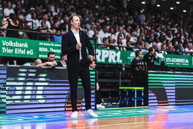 Jacques Schneider (Gladiators Trier) an der Seitenlinie, Vet Concept Gladiators Trier vs FC Bayern Muenchen Basketball, Basketball, easyCredit BBL, Playoffs, Viertelfinale, Spiel 3, Saison 2025 2026, 23.05.2026 Vet Concept Gladiators Trier vs FC Bayern Muenchen Basketball, Basketball, easyCredit BBL, Playoffs, Viertelfinale, Spiel 3, Saison 2025 2026, 23.05.2026 Copyright: xEibner-Pressefoto AlexanderxNeisx EP_ANS