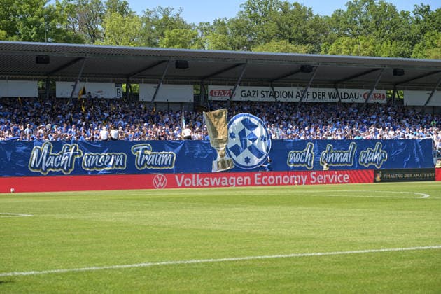 die Chorio der Fans der Stuttgarter Kickers SV Stuttgarter Kickers vs. SG Sonnenhof Grossaspach, Fussball, Maenner, DB-Regio wfv-Pokalfinale, Saison 2025 2026, 23.05.2026 SV Stuttgarter Kickers vs. SG Sonnenhof Grossaspach, Fussball, Maenner, DB-Regio wfv-Pokalfinale, Saison 2025 2026, 23.05.2026 Stuttgart Copyright: xEibner-Pressefoto TobiasxBaurx EP_TBR