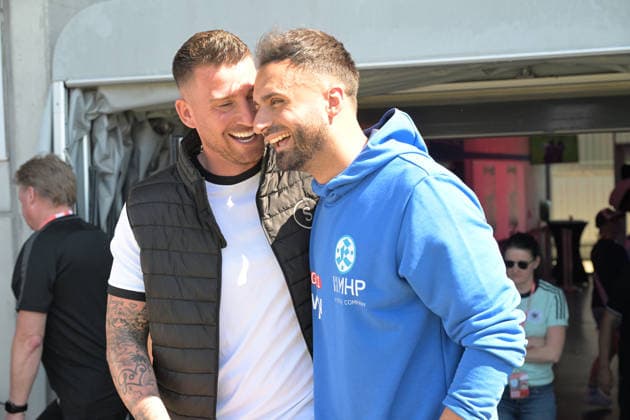 beide Trainer vor dem Spiel Pascal Reinhardt (SG Sonnenhof Grossaspach, Trainer) und Kerem Arslan (SV Stuttgarter Kickers, Trainer) SV Stuttgarter Kickers vs. SG Sonnenhof Grossaspach, Fussball, Maenner, DB-Regio wfv-Pokalfinale, Saison 2025 2026, 23.05.2026 SV Stuttgarter Kickers vs. SG Sonnenhof Grossaspach, Fussball, Maenner, DB-Regio wfv-Pokalfinale, Saison 2025 2026, 23.05.2026 Stuttgart Copyright: xEibner-Pressefoto TobiasxBaurx EP_TBR