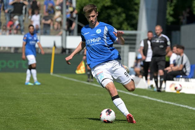 Per Lockl (SV Stuttgarter Kickers, 21) am mit Ball SV Stuttgarter Kickers vs. SG Sonnenhof Grossaspach, Fussball, Maenner, DB-Regio wfv-Pokalfinale, Saison 2025 2026, 23.05.2026 SV Stuttgarter Kickers vs. SG Sonnenhof Grossaspach, Fussball, Maenner, DB-Regio wfv-Pokalfinale, Saison 2025 2026, 23.05.2026 Stuttgart Copyright: xEibner-Pressefoto TobiasxBaurx EP_TBR
