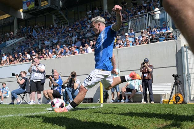 Christian Mauersberger (SV Stuttgarter Kickers, 38) beim Eckball SV Stuttgarter Kickers vs. SG Sonnenhof Grossaspach, Fussball, Maenner, DB-Regio wfv-Pokalfinale, Saison 2025 2026, 23.05.2026 SV Stuttgarter Kickers vs. SG Sonnenhof Grossaspach, Fussball, Maenner, DB-Regio wfv-Pokalfinale, Saison 2025 2026, 23.05.2026 Stuttgart Copyright: xEibner-Pressefoto TobiasxBaurx EP_TBR