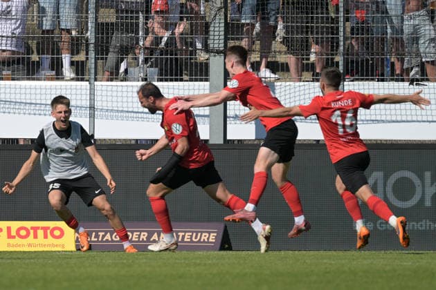 Tor,Torjubel zum 0:2 der SG Sonnenhof Grossaspach durch das Tor von Fabian Eisele (SG Sonnenhof Grossaspach, 23) SV Stuttgarter Kickers vs. SG Sonnenhof Grossaspach, Fussball, Maenner, DB-Regio wfv-Pokalfinale, Saison 2025 2026, 23.05.2026 SV Stuttgarter Kickers vs. SG Sonnenhof Grossaspach, Fussball, Maenner, DB-Regio wfv-Pokalfinale, Saison 2025 2026, 23.05.2026 Stuttgart Copyright: xEibner-Pressefoto TobiasxBaurx EP_TBR