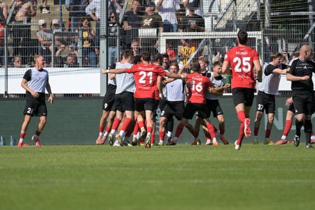 Fabian Eisele (SG Sonnenhof Grossaspach, 23) und Team jubeln ueber das Tor zum 0:2 SV Stuttgarter Kickers vs. SG Sonnenhof Grossaspach, Fussball, Maenner, DB-Regio wfv-Pokalfinale, Saison 2025 2026, 23.05.2026 SV Stuttgarter Kickers vs. SG Sonnenhof Grossaspach, Fussball, Maenner, DB-Regio wfv-Pokalfinale, Saison 2025 2026, 23.05.2026 Stuttgart Copyright: xEibner-Pressefoto TobiasxBaurx EP_TBR