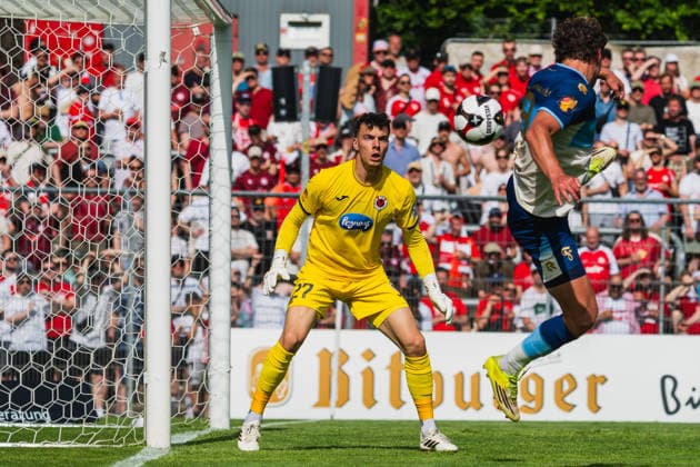 Arne Schulz (Viktoria Köln, 27) scvhaut auf den Ball beim Schuss von Enzo Wirtz (Fortuna Koeln, 09) Fortuna Köln vs. FC Viktoria Köln, Fussball, Landespokal Mittelrhein 2025 26, Finale, Saison 2025 26, 23.05.2026, Fortuna Köln vs. FC Viktoria Köln, Fussball, Landespokal Mittelrhein, Finale, Saison 2025 26, 23.05.2026 Köln Copyright: xEibner-Pressefoto LukasxBaldygax EP_LBA