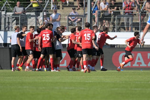 Mert Tasdelen (SG Sonnenhof Grossaspach, 10) und Team jubeln ueber das Tor zum 1:3 SV Stuttgarter Kickers vs. SG Sonnenhof Grossaspach, Fussball, Maenner, DB-Regio wfv-Pokalfinale, Saison 2025 2026, 23.05.2026 SV Stuttgarter Kickers vs. SG Sonnenhof Grossaspach, Fussball, Maenner, DB-Regio wfv-Pokalfinale, Saison 2025 2026, 23.05.2026 Stuttgart Copyright: xEibner-Pressefoto TobiasxBaurx EP_TBR