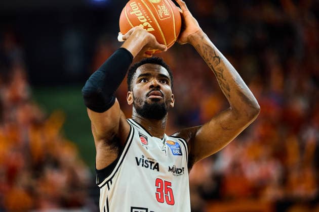 Portrait, Portraet, Freisteller von Ejior Onu (BMA365 Bamberg Baskets, 35) beim Freiwurf GER, ratiopharm ulm vs. Bamberg Baskets, Basketball, Playoffs, Viertelfinale, 3. Spiel, EasyCredit BBL, Spielzeit 2025 2026, 23.05.2026 GER, ratiopharm ulm vs. Bamberg Baskets, Basketball, Playoffs, Viertelfinale, 3. Spiel, EasyCredit BBL, Spielzeit 2025 2026, 23.05.2026 Neu-Ulm Copyright: xEibner-Pressefoto GeraldxOelze-dexStoppanyx EP_ODS