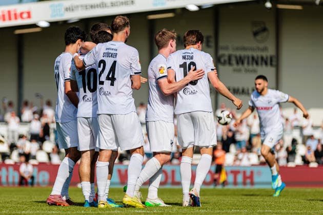 Die Mannschaft von SC Verl jubelt ueber das Tor zum 3:0 durch Berkan Taz (SC Verl, 10) GER, SC Verl vs. SF Lotte, Fussball, Westfalenpokal, Finale, Spielzeit 2025 2026, 23.05.2026 DFL Regulations prohibit any use of photographers as image sequences and or quasi-video. GER, SC Verl vs. SF Lotte, Fussball, Westfalenpokal, Finale, Spielzeit 2025 2026, 23.05.2026 Verl Copyright: xEibner-Pressefoto JanxRollingerx EP_JSK