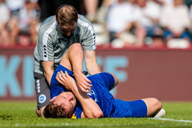 Louis Hiepen (SF Lotte, 03) wird medizinisch versorgt GER, SC Verl vs. SF Lotte, Fussball, Westfalenpokal, Finale, Spielzeit 2025 2026, 23.05.2026 DFL Regulations prohibit any use of photographers as image sequences and or quasi-video. GER, SC Verl vs. SF Lotte, Fussball, Westfalenpokal, Finale, Spielzeit 2025 2026, 23.05.2026 Verl Copyright: xEibner-Pressefoto JanxRollingerx EP_JSK