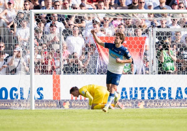 Jubel nach dem Tor beim Elfmeterschießen durch Enzo Wirtz (Fortuna Koeln, 9), jubelnd, bejubelt, jubelt, jubeln, emotionen, celebrate SC Fortuna Köln vs. Viktoria Köln 23.05.2026 Fussball, Bitburger-Pokalfinale 2026, GER, Sportpark Höhenberg, Köln Copyright: HMBxMedia xMarcoxBader