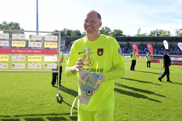 Man of the Match Maximilian Reule (SG Sonnenhof Grossaspach, 01) im Tor SV Stuttgarter Kickers vs. SG Sonnenhof Grossaspach, Fussball, Maenner, DB-Regio wfv-Pokalfinale, Saison 2025 2026, 23.05.2026 SV Stuttgarter Kickers vs. SG Sonnenhof Grossaspach, Fussball, Maenner, DB-Regio wfv-Pokalfinale, Saison 2025 2026, 23.05.2026 Stuttgart Copyright: xEibner-Pressefoto TobiasxBaurx EP_TBR