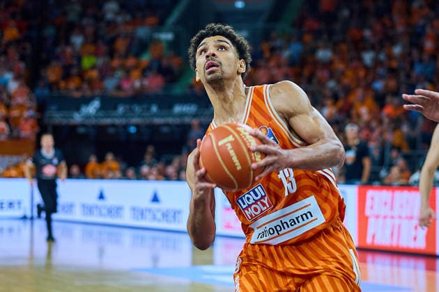 Mark Smith (ratiopharm ulm, 13) GER, ratiopharm ulm vs. Bamberg Baskets, Basketball, Playoffs, Viertelfinale, 3. Spiel, EasyCredit BBL, Spielzeit 2025 2026, 23.05.2026 GER, ratiopharm ulm vs. Bamberg Baskets, Basketball, Playoffs, Viertelfinale, 3. Spiel, EasyCredit BBL, Spielzeit 2025 2026, 23.05.2026 Neu-Ulm Copyright: xEibner-Pressefoto GeraldxOelze-dexStoppanyx EP_ODS