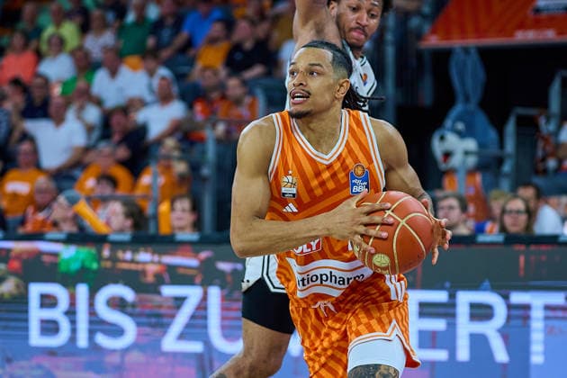 Nelson Weidemann (ratiopharm ulm, 00) GER, ratiopharm ulm vs. Bamberg Baskets, Basketball, Playoffs, Viertelfinale, 3. Spiel, EasyCredit BBL, Spielzeit 2025 2026, 23.05.2026 GER, ratiopharm ulm vs. Bamberg Baskets, Basketball, Playoffs, Viertelfinale, 3. Spiel, EasyCredit BBL, Spielzeit 2025 2026, 23.05.2026 Neu-Ulm Copyright: xEibner-Pressefoto GeraldxOelze-dexStoppanyx EP_ODS