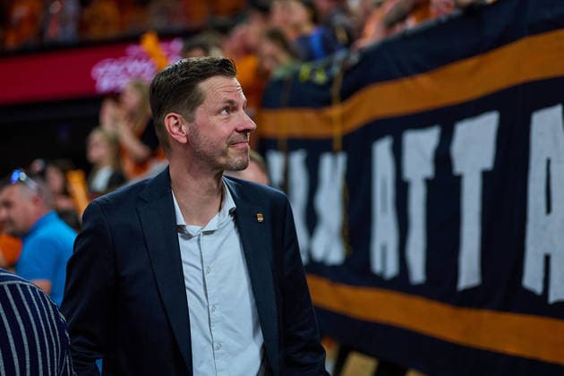 Thorsten Leibenath (ratiopharm ulm, Sportdirektor) bei den Fans GER, ratiopharm ulm vs. Bamberg Baskets, Basketball, Playoffs, Viertelfinale, 3. Spiel, EasyCredit BBL, Spielzeit 2025 2026, 23.05.2026 GER, ratiopharm ulm vs. Bamberg Baskets, Basketball, Playoffs, Viertelfinale, 3. Spiel, EasyCredit BBL, Spielzeit 2025 2026, 23.05.2026 Neu-Ulm Copyright: xEibner-Pressefoto GeraldxOelze-dexStoppanyx EP_ODS