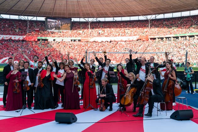 Stuttgarter Kammerorchester, Klassik trifft Kurve, GER, FC Bayern Muenchen vs. VfB Stuttgart, Fussball, Herren, DFB-Pokal, Finale, Spielzeit 2025 2026, 23.05.2026 DFL REGULATIONS PROHIBIT ANY USE OF PHOTOGRAPHS AS IMAGE SEQUENCES AND OR QUASI-VIDEO GER, Abschlusstraining und Pressekonferenz am Vortag des DFB-Pokalfinale, FC Bayern Muenchen vs. VfB Stuttgart, Fussball, Herren, DFB-Pokal, Finale, Spielzeit 2025 2026, 23.05.2026 Berlin Copyright: xEibner-Pressefoto MaxxVincenx EP_MVN