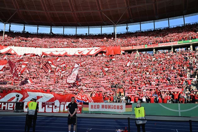 23.05.2026, xsltx, Fussball DFB Pokal Finale, FC Bayern München - VfB Stuttgart v.l. Bayern Muenchen München, Fans, Stimmung, Schals, Emotionen, Zuschauer, Besucher, Ultras, Schickeria (DFL DFB REGULATIONS PROHIBIT ANY USE OF PHOTOGRAPHS as IMAGE SEQUENCES and or QUASI-VIDEO) Berlin