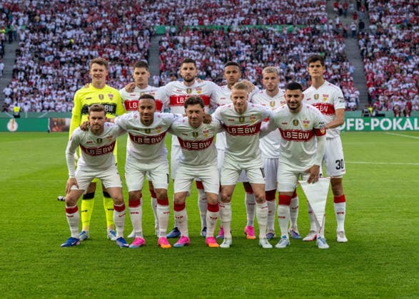 Fußball, Herren, Saison 2025 2026, 83. DFB-Pokal-Finale, FC Bayern München - VfB Stuttgart, hinten v.l. Torhüter Alexander Nübel (Stuttgart), Ramon Hendriks (Stuttgart), Jeff Chabot (Stuttgart), Luca Jaquez (Stuttgart), Ermedin Demirovic (Stuttgart), Chema Andres (Stuttgart), vorn v.l. Maximilian Mittelstädt (Stuttgart), Jamie Leweling (Stuttgart), Angelo Stiller (Stuttgart), Chris Führich (Stuttgart), Deniz Undav (Stuttgart), 23.05. 2026, Copyright: xMatthiasxKochx