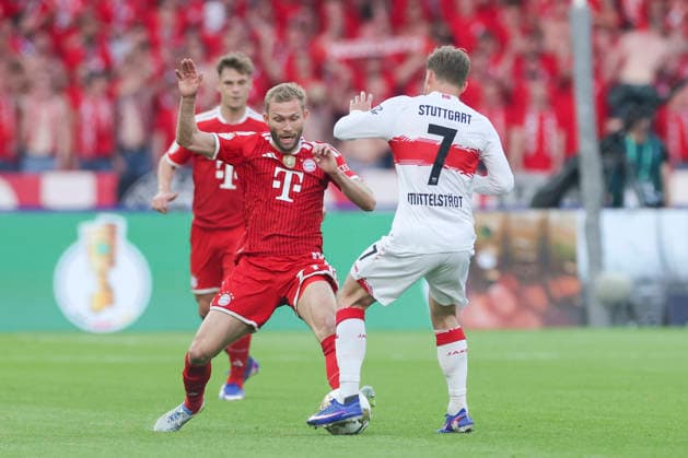 Konrad Laimer (FC Bayern Muenchen) und Maximilian Mittelstaedt (VfB Stuttgart) kaempfen um den Ball, DFB Cup Final 2026, FC Bayern München v VfB Stuttgart, Olympiastadion am 23. May 2026 in Berlin, Deutschland. (Foto von Marco Steinbrenner DeFodi Images) Konrad Laimer (FC Bayern Muenchen) und Maximilian Mittelstaedt (VfB Stuttgart) battle for the ball, DFB Cup Final 2026, FC Bayern München v VfB Stuttgart, Olympiastadion, May 23, 2026 in Berlin, Germany. (Photo by Marco Steinbrenner DeFodi Images) -