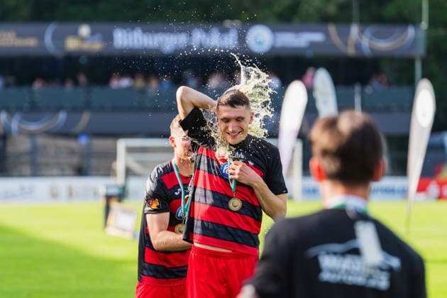 Bierdusche Fortuna Köln vs. FC Viktoria Köln, Fussball, Landespokal Mittelrhein 2025 26, Finale, Saison 2025 26, 23.05.2026, Fortuna Köln vs. FC Viktoria Köln, Fussball, Landespokal Mittelrhein, Finale, Saison 2025 26, 23.05.2026 Köln Copyright: xEibner-Pressefoto LukasxBaldygax EP_LBA