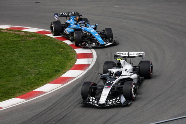 F1 - CANADIAN GRAND PRIX 2026 77 BOTTAS Valtteri (fin), Cadillac F1 Team MAC-26, action 23 ALBON Alexander (tha), Williams F1 Team FW48, action during the Formula 1 Grand Prix du Canada 2026, 5th round of the 2026 Formula One World Championship, WM, Weltmeisterschaft from May 22 to 24, 2026 on the Circuit Gilles Villeneuve, in Montrà al, Canada - Montrà alCanada Copyright: xXavixBonillax