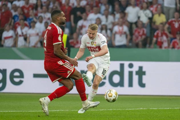 v.li. Jonathan Tah (FC Bayern Muenchen, 04), Chris Fuehrich (VfB Stuttgart, 10), Torschuss, GER, FC Bayern Muenchen vs. VfB Stuttgart, Fussball, Herren, DFB-Pokal, Finale, Spielzeit 2025 2026, 23.05.2026, DFL DFB REGULATIONS PROHIBIT ANY USE OF PHOTOGRAPHS AS IMAGE SEQUENCES AND OR QUASI-VIDEO, GER, FC Bayern Muenchen vs. VfB Stuttgart, Fussball, Herren, DFB-Pokal, Finale, Spielzeit 2025 2026, 23.05.2026 Berlin Copyright: xEibner-Pressefoto WolfgangxFrankx EP_WFK