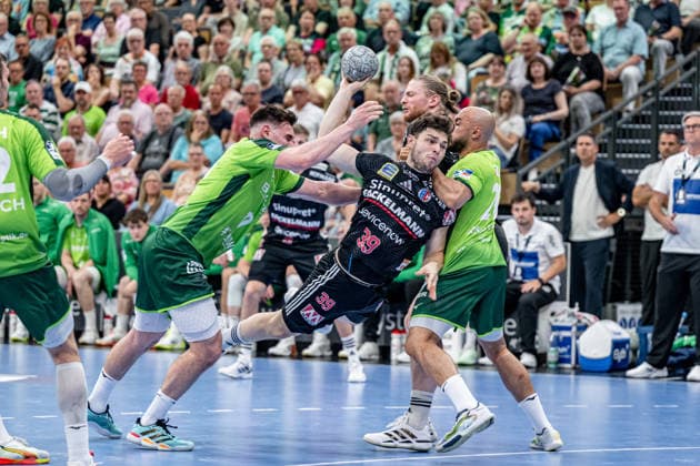 Handball Bundesliga; HSG Wetzlar - HC Erlangen, 23.05.26 Tobias Buck (HC Erlangen, 39), Josip Simic (HSG Wetzlar, 10), Maciej Gebala (HC Erlangen, 77), Cyrill Akakpo (HSG Wetzlar, 20), Handball Bundesliga; HSG Wetzlar - HC Erlangen: Wetzlar, 23.05.26 Copyright: xBEAUTIFULxSPORTS Roeczeyx