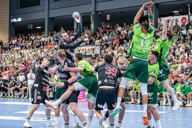 Handball Bundesliga; HSG Wetzlar - HC Erlangen, 23.05.26 Antonio Metzner (HC Erlangen, 27), Maciej Gebala (HC Erlangen, 77), Tobias Buck (HC Erlangen, 39), Lucca Bialowas (HC Erlangen, 95), Jona Schoch (HSG Wetzlar, 22), Philipp Ahouansou (HSG Wetzlar, 19), Josip Simic (HSG Wetzlar, 10), Justin Müller (HSG Wetzlar, 25) Handball Bundesliga; HSG Wetzlar - HC Erlangen: Wetzlar, 23.05.26 Copyright: xBEAUTIFULxSPORTS Roeczeyx