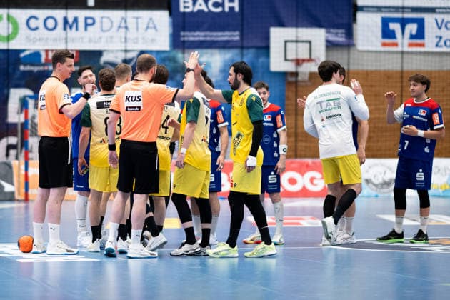 der Begruessungskreis HBW Balingen Weilstetten vs. VFL Eintracht Hagen, Handball, 2. Bundesliga, 33. Spieltag, Saison 2025 2026, 23.05.2026, Eibner-Pressefoto Andreas Ulmer HBW Balingen Weilstetten vs. VFL Eintracht Hagen, Handball, 2. Bundesliga, 33. Spieltag, Saison 2025 2026, 23.05.2026, Balingen Copyright: xEibner-Pressefoto AndreasxUlmerx EP_AUR