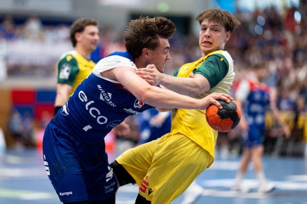 Elias Huber (HBW Balingen Weilstetten, 07), gegen Linus Kutz (VFL Eintracht Hagen, 34), HBW Balingen Weilstetten vs. VFL Eintracht Hagen, Handball, 2. Bundesliga, 33. Spieltag, Saison 2025 2026, 23.05.2026, Eibner-Pressefoto Andreas Ulmer HBW Balingen Weilstetten vs. VFL Eintracht Hagen, Handball, 2. Bundesliga, 33. Spieltag, Saison 2025 2026, 23.05.2026, Balingen Copyright: xEibner-Pressefoto AndreasxUlmerx EP_AUR