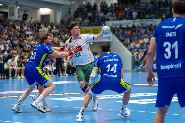 Tom Kiesler, Rueckraum, (VfL Gummersbach 30), Philipp Vorlicek, Rueckraum, (TSV GWD Minden 22), Teitur Oern Einarsson, Rueckraum, (VfL Gummersbach 14), VfL Gummersbach vs. TSV GWD Minden, Daikin Handball Bundesliga, Herren , 30. Spieltag, 23.05.2026 Gummersbach NRW Deutschland