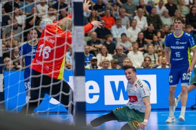 Bertram Obling, Torwart, (VfL Gummersbach 16), Miro Schluroff, Rueckraum, (VfL Gummersbach 15), VfL Gummersbach vs. TSV GWD Minden, Daikin Handball Bundesliga, Herren , 30. Spieltag, 23.05.2026 Gummersbach NRW Deutschland