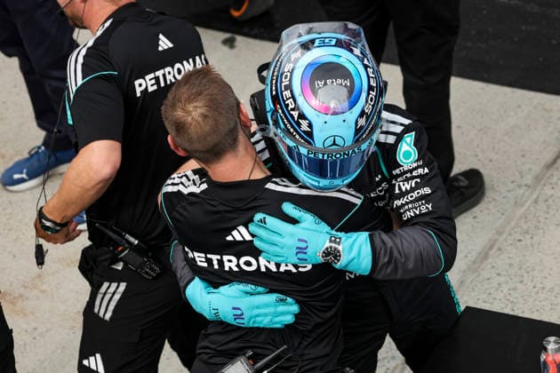 F1 - CANADIAN GRAND PRIX 2026 RUSSELL George (gbr), Mercedes AMG F1 Team W17, portrait celebration pole position mechanic, mecanicien, mechanics during the Formula 1 Grand Prix du Canada 2026, 5th round of the 2026 Formula One World Championship, WM, Weltmeisterschaft from May 22 to 24, 2026 on the Circuit Gilles Villeneuve, in Montrà al, Canada - Montrà alCanada Copyright: xXavixBonillax