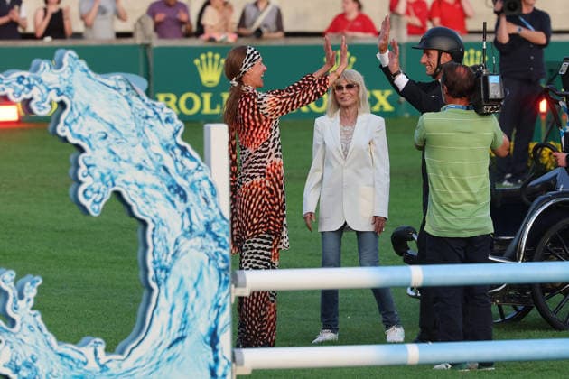 Britt Ekland das legendäre Bond-Girl aus dem Film The Man with the Golden Gun, Richard Vogel und Luciana Diniz , Konzert Pferd & Sinfonie, Rahmenprogramm, Motto des Abends: James Bond, Weltfest des Pferdesports, World Equestrian Festival, TSCHIO Aachen 2026, TSCHIO statt CHIO 2026, Aachener Soers, 22. bis 24. Mai 2026, Reitsport, 23.05.2026, Aachen Aachener Soers Deutschland